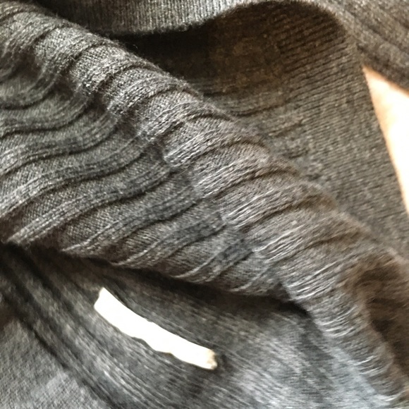 Turtle Neck in EUC - Picture 2 of 3